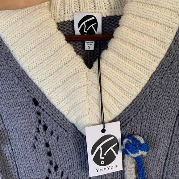 Yan Yan knits multicolor oversized wool vest with knots details size small NWT - Picture 7 of 7